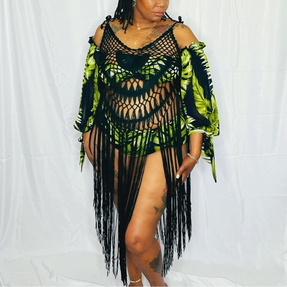 Tops - Fringe Black top
